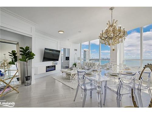 Lph5-2230 Lake Shore Boulevard W, Toronto, ON - Indoor Photo Showing Dining Room