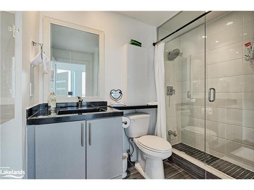 Lph5-2230 Lake Shore Boulevard W, Toronto, ON - Indoor Photo Showing Bathroom