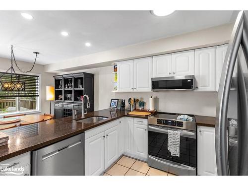 101 Market Street, Collingwood, ON - Indoor Photo Showing Kitchen