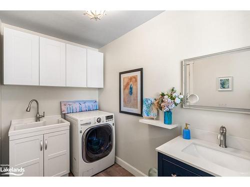 101 Market Street, Collingwood, ON - Indoor Photo Showing Laundry Room