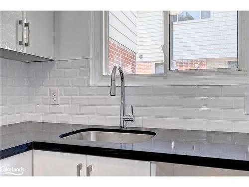 A-532 Sunnydale Place, Waterloo, ON - Indoor Photo Showing Kitchen