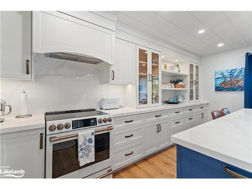 106-10 Coveside Drive, Huntsville, ON - Indoor Photo Showing Kitchen