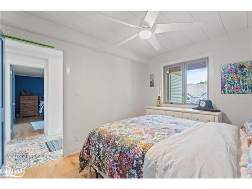 106-10 Coveside Drive, Huntsville, ON - Indoor Photo Showing Bedroom