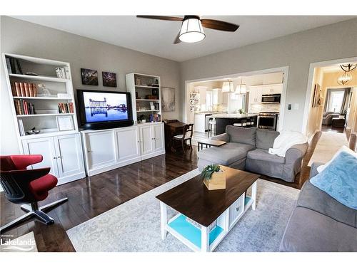 17 Mair Mills Drive, Collingwood, ON - Indoor Photo Showing Living Room