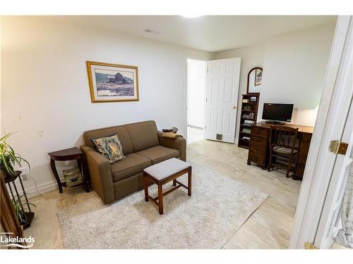 17 Mair Mills Drive, Collingwood, ON - Indoor Photo Showing Living Room