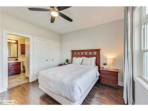 202-115 Fairway Court, Town Of Blue Mountains, ON - Indoor Photo Showing Bedroom