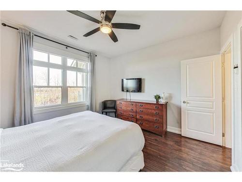 202-115 Fairway Court, Town Of Blue Mountains, ON - Indoor Photo Showing Bedroom