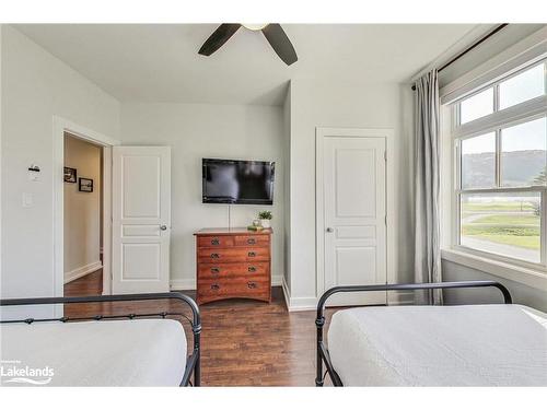 202-115 Fairway Court, Town Of Blue Mountains, ON - Indoor Photo Showing Bedroom