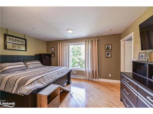 235 Medonte Sideroad 2, Coldwater, ON - Indoor Photo Showing Bedroom