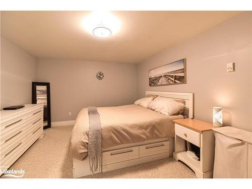 235 Medonte Sideroad 2, Coldwater, ON - Indoor Photo Showing Bedroom