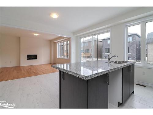 151 Rosanne Circle, Wasaga Beach, ON - Indoor Photo Showing Kitchen