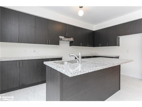 151 Rosanne Circle, Wasaga Beach, ON - Indoor Photo Showing Kitchen