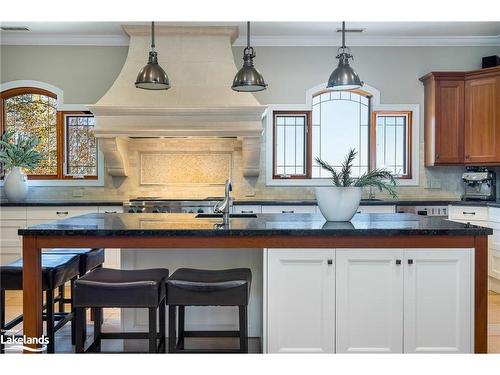 1428 10 Nottawasaga Concession N, Clearview, ON - Indoor Photo Showing Kitchen With Double Sink