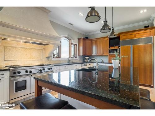 1428 10 Nottawasaga Concession N, Clearview, ON - Indoor Photo Showing Kitchen