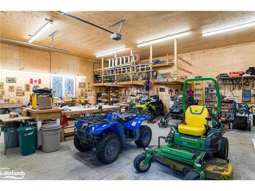 1428 10 Nottawasaga Concession N, Clearview, ON - Indoor Photo Showing Garage