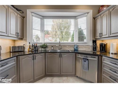 337 Aberdeen Boulevard, Midland, ON - Indoor Photo Showing Kitchen With Double Sink