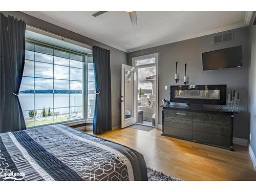 337 Aberdeen Boulevard, Midland, ON - Indoor Photo Showing Bedroom