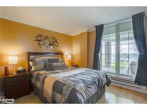 337 Aberdeen Boulevard, Midland, ON - Indoor Photo Showing Bedroom