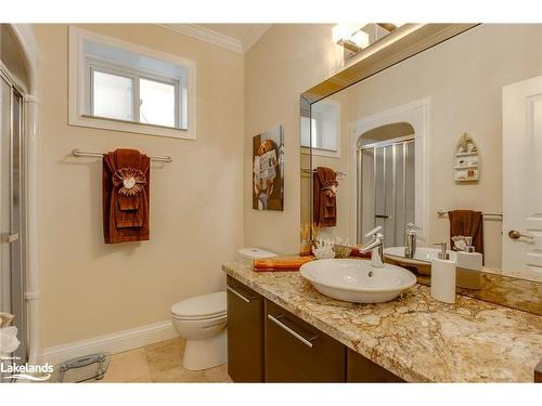 337 Aberdeen Boulevard, Midland, ON - Indoor Photo Showing Bathroom