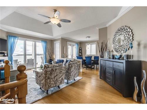 337 Aberdeen Boulevard, Midland, ON - Indoor Photo Showing Living Room