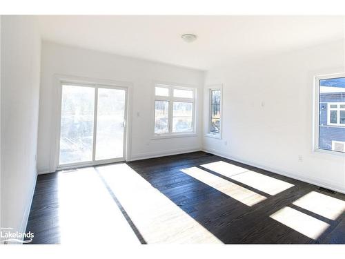 289 Ramblewood Drive, Wasaga Beach, ON - Indoor Photo Showing Other Room