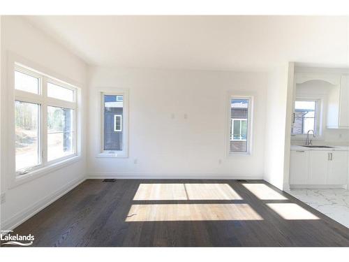 289 Ramblewood Drive, Wasaga Beach, ON - Indoor Photo Showing Other Room