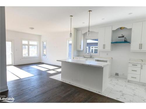 289 Ramblewood Drive, Wasaga Beach, ON - Indoor Photo Showing Kitchen