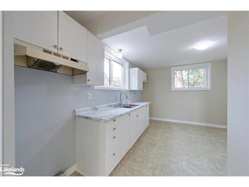 646 Oak Street, Collingwood, ON - Indoor Photo Showing Kitchen