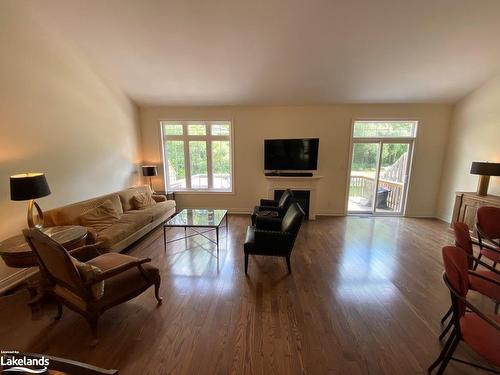 14-689616 Monterra Road, The Blue Mountains, ON - Indoor Photo Showing Living Room