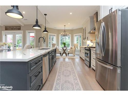 8 Juniper Court, Collingwood, ON - Indoor Photo Showing Kitchen With Upgraded Kitchen