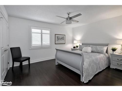 112 Admirals Trail, Thornbury, ON - Indoor Photo Showing Bedroom