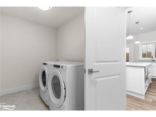 141 White Oak Crescent, The Blue Mountains, ON - Indoor Photo Showing Laundry Room