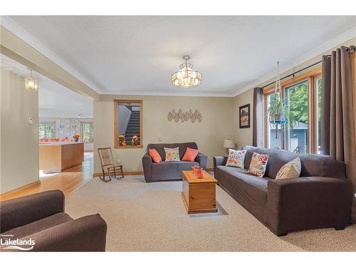 960 County Road 6 N, Tiny, ON - Indoor Photo Showing Living Room