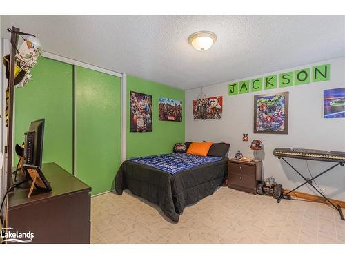 960 County Road 6 N, Tiny, ON - Indoor Photo Showing Bedroom