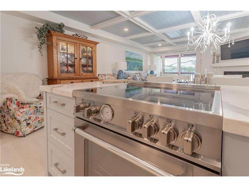 208-10 Coveside Drive, Huntsville, ON - Indoor Photo Showing Kitchen