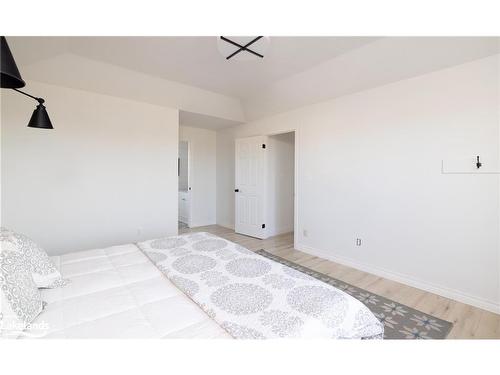 324310 Sideroad 27 Road, Meaford Municipality, ON - Indoor Photo Showing Bedroom