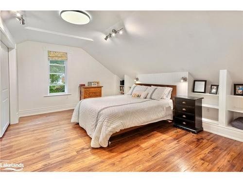 159 Walnut Street, Collingwood, ON - Indoor Photo Showing Bedroom