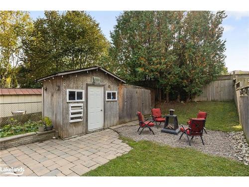 712 Elgin Street, Newmarket, ON - Outdoor With Backyard