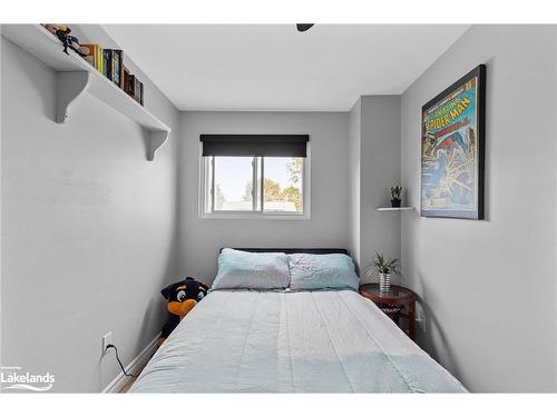 712 Elgin Street, Newmarket, ON - Indoor Photo Showing Bedroom