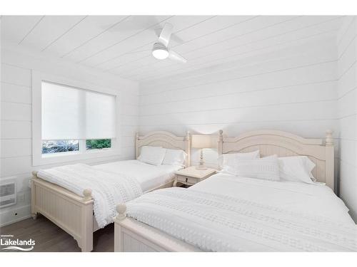 27 Playfair Island, Seguin, ON - Indoor Photo Showing Bedroom