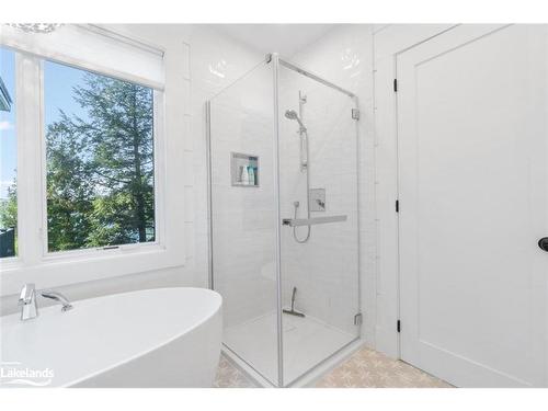 27 Playfair Island, Seguin, ON - Indoor Photo Showing Bathroom