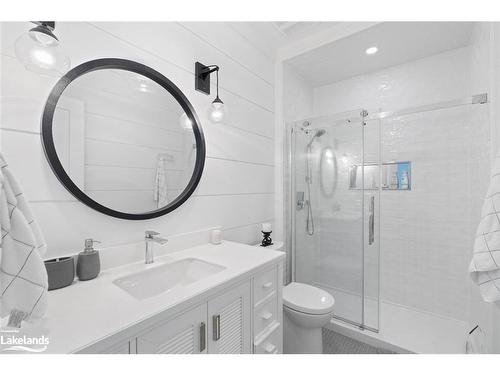 27 Playfair Island, Seguin, ON - Indoor Photo Showing Bathroom