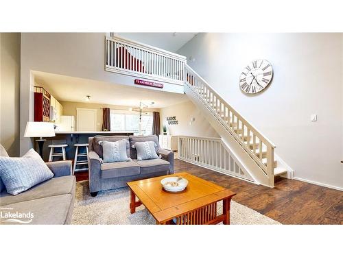 214 Escarpment Crescent, Collingwood, ON - Indoor Photo Showing Living Room