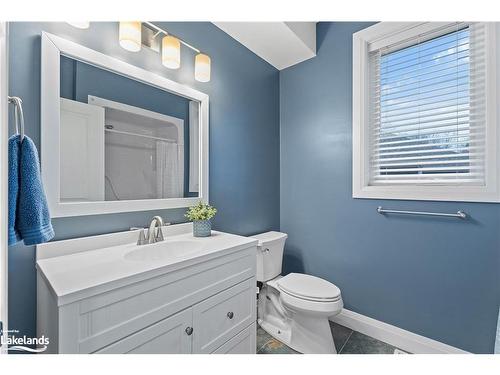 34 St Georges Court, Huntsville, ON - Indoor Photo Showing Bathroom