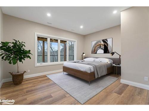 34 St Georges Court, Huntsville, ON - Indoor Photo Showing Bedroom