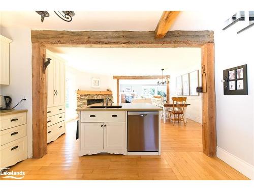 18 Homestead Drive, Clearview, ON - Indoor Photo Showing Kitchen