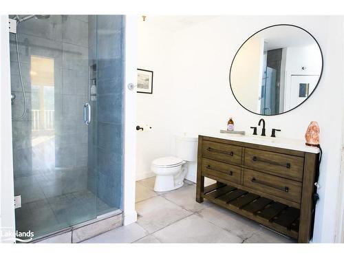 18 Homestead Drive, Clearview, ON - Indoor Photo Showing Bathroom