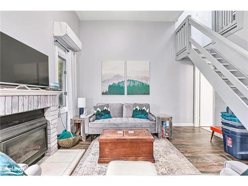 11-442 Oxbow Crescent, Collingwood, ON - Indoor Photo Showing Living Room With Fireplace