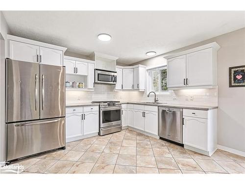 2 Bush Street, Collingwood, ON - Indoor Photo Showing Kitchen With Stainless Steel Kitchen