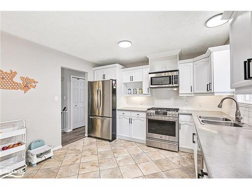 2 Bush Street, Collingwood, ON - Indoor Photo Showing Kitchen With Stainless Steel Kitchen With Double Sink